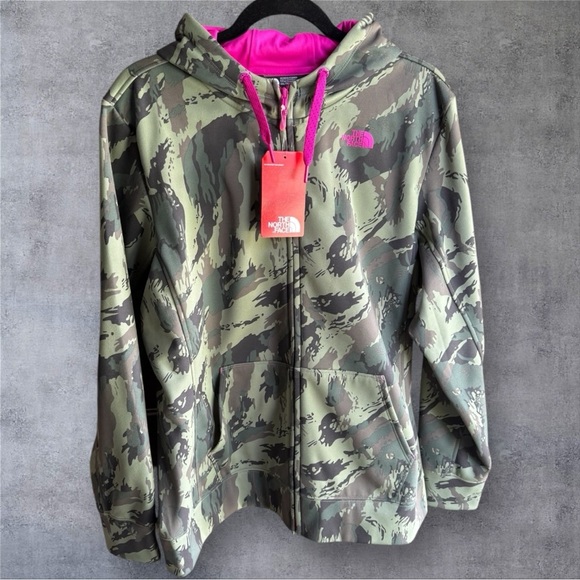 The North Face Camouflage Hoodie with Pink Interior - NWT - Picture 2 of 5